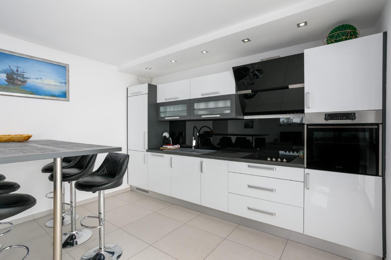 Kober Apartments Krk Кърк Екстериор снимка